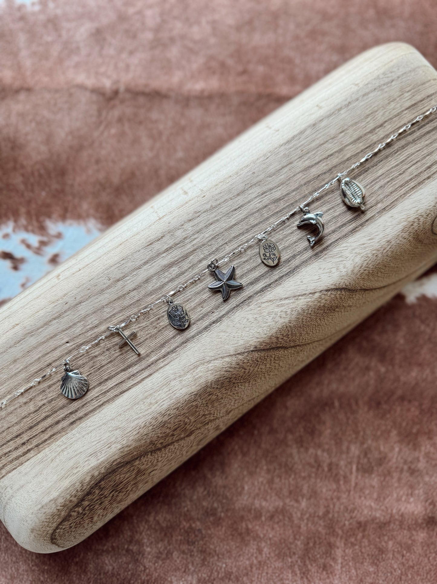 The Simple Silver Seashell Charm Necklace