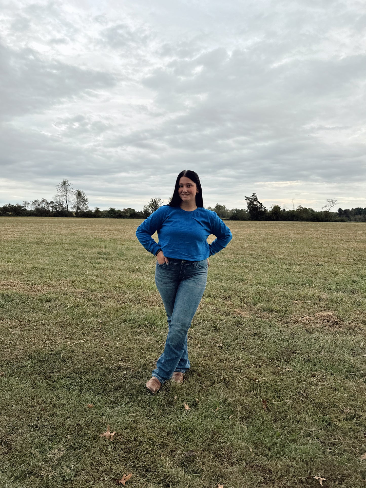 The basic blue cropped crewneck