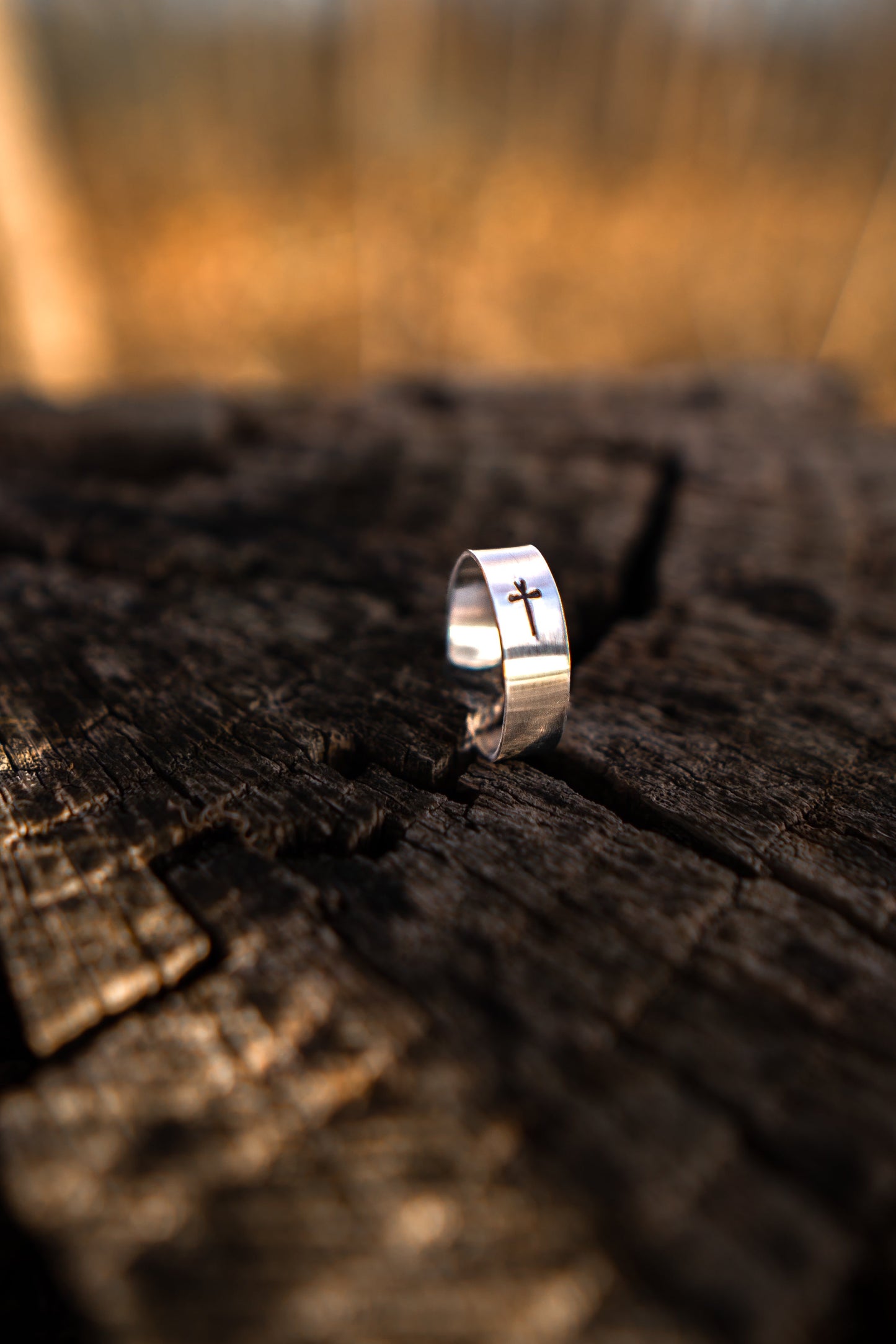 The Simple Cross Ring