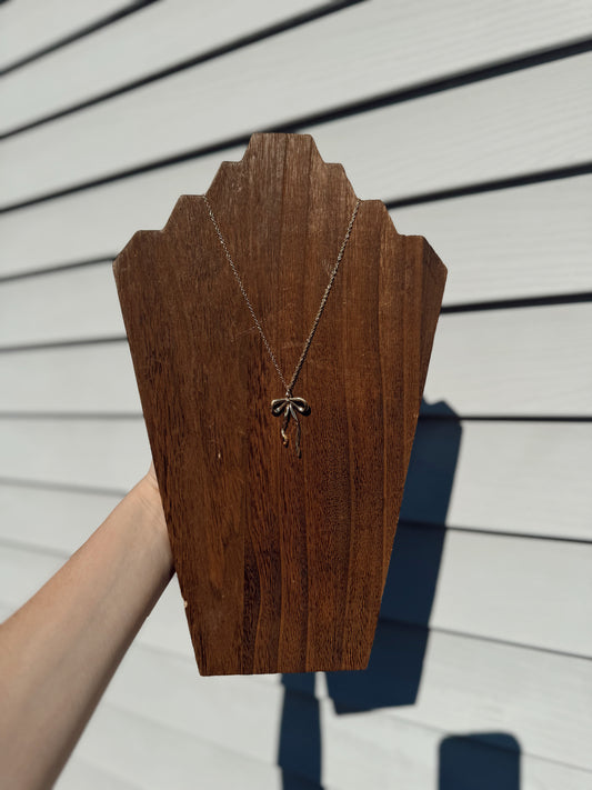 The Gold Bow Necklace