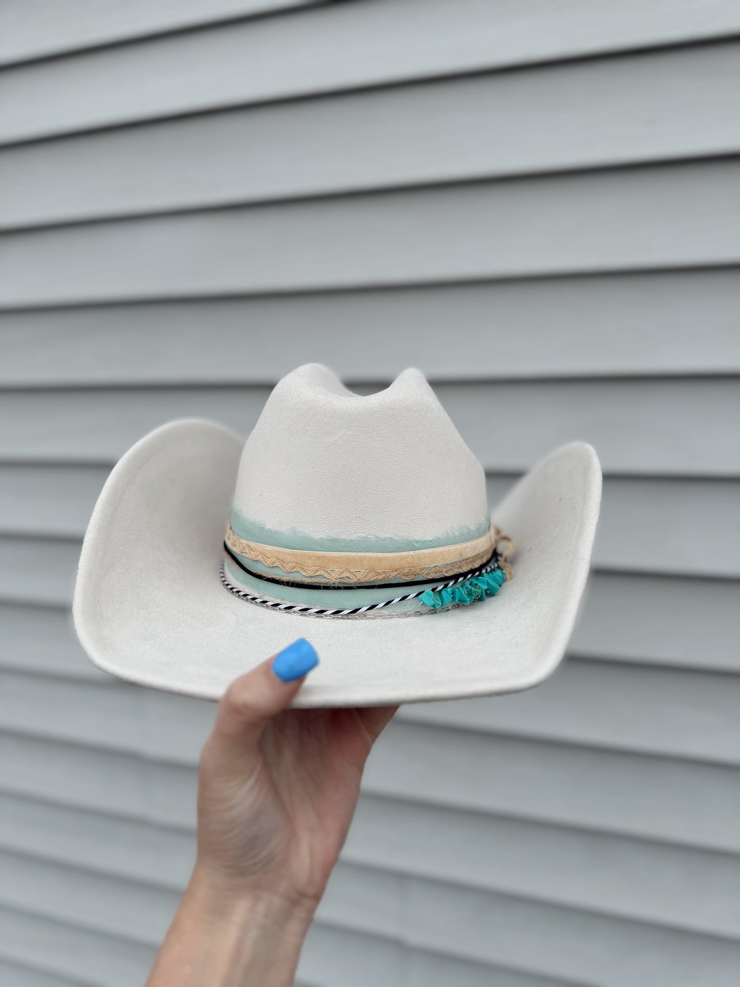 The White Turquoise Wildflower Hat